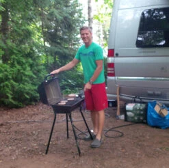 Broil King Porta-Chef 120 Portable Grill (Propane) -BBQ Equipment BKPortaChef120Lifestyle800x800