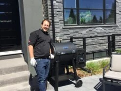 Broil King Regal Pellet 500 -BBQ Equipment BroilKingRegalPellet500 BK496051 May2021