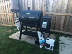 Broil King Regal Pellet 500 -BBQ Equipment BroilKingRegalPellet500WithPellets CoverInBox BK496051 2020