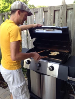 Broil King Signet 320 -BBQ Equipment Jeremy Jackson