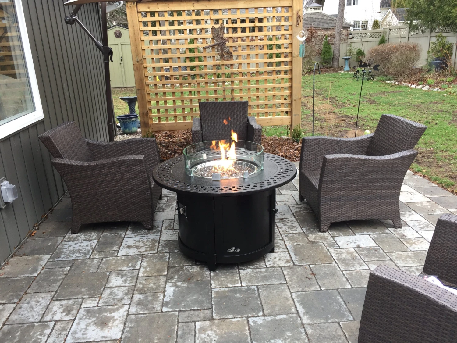 Napoleon PatioFlame 23.5" Dia. Round Glass Wind Guard 5 Napoleon PatioFlame 23.5" Dia. Round Glass Wind Guard - Image 3