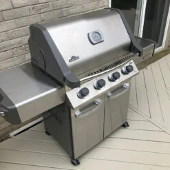 Napoleon Prestige P500 - Natural Gas 19 Napoleon Prestige P500 - Natural Gas -BBQ Equipment P500 Stainless Steel Lifestyle 800x800 eedc8665 7b7f 444c b04a d617b0fee262