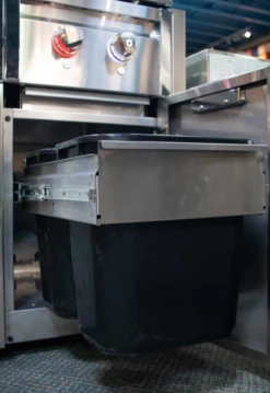 Crown Verity Infinite Series Garbage Bin 28 QT. / 7 Gallon For Garbage Holders