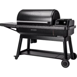 Traeger Ironwood XL Pellet Grill - NEW 2023 -BBQ Equipment TFB93RLG Ironwoo XL 3 4 Angle 1 Lid Closed
