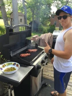 Broil King Signet 320 -BBQ Equipment Tizania Broil King Signet 320