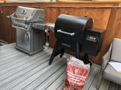 Traeger Ironwood 650 Pellet Grill -BBQ Equipment Traeger Ironwood 650