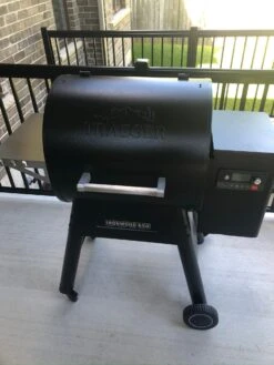Traeger Ironwood 650 Pellet Grill -BBQ Equipment Traeger Ironwood 650 Pellet