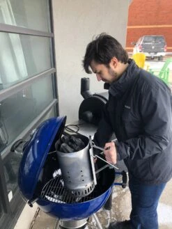 Weber 22" Master Touch Kettle - Assorted Colours -BBQ Equipment WeberCharcoalKettle7150andWeberRapidFireChimneyStarter7416