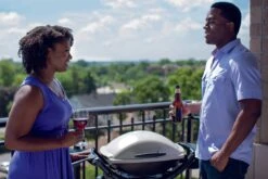 Weber Q™ 2200 Portable Grill (Propane) -BBQ Equipment WeberQ2000Lifestyle