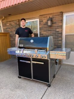 Weber Summit E-670 - Propane -BBQ Equipment barbecuebutlersinactioncalgaryetobicokemay112022 8