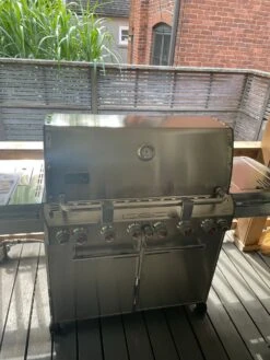 Weber Summit S-670 - Natural Gas -BBQ Equipment barbecuesgalorecalgarytorontosept102021 7