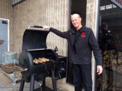 Broil King Regal Pellet 500 -BBQ Equipment broilkingpelletregalargentineanthemedlunchfromsouthstorenov92018 3