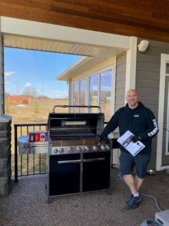 Weber Summit E-670 - Propane -BBQ Equipment e670weberandcustomerapril2020 5fc31eca 80df 48b3 bfcc e7fab574b3a1