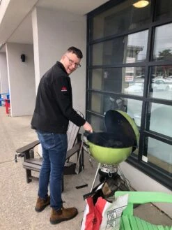 Weber 22" Master Touch Kettle - Assorted Colours -BBQ Equipment kettlebarbecuesgalorepatiofurniturefireplacestorontocalgarythebestnov2019 10