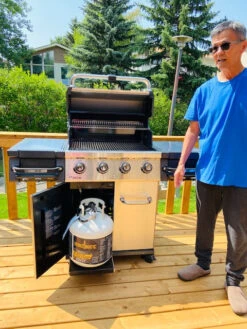 Broil King Regal S420 PRO - Propane -BBQ Equipment lungleebroilkingregalbarbecuesgalorejuly2021 f84393bb b485 4c4d 86a6 18e281a208a1