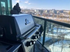 Broil King Signet 390 -BBQ Equipment signet390barbecuesgaloreyourfireplaceexpertsincanadacalgarytorontooctober2020 2