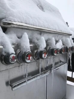 Weber Summit S-670 - Natural Gas -BBQ Equipment summitmikeoiciclesonwebersummitfeb2019